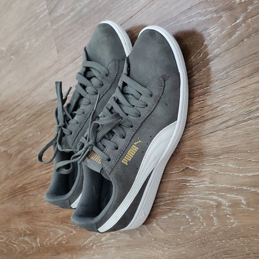 (8) PUMA Lace Up Streetwear Contemporary Sporty Athleisure Trendy Dorm Ready